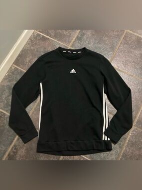 Adidas 3-Stripe Trefoil Black Crewneck
Sweatshirt. Women’s Size L